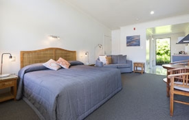 king-size bed at king studio