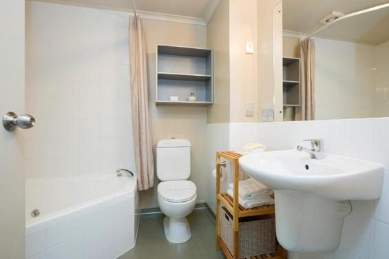 Studio with Spa Bath
